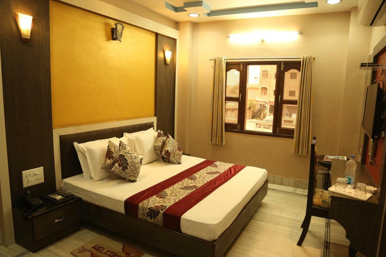Hotel New Golden Palace Phalodi  エクステリア 写真